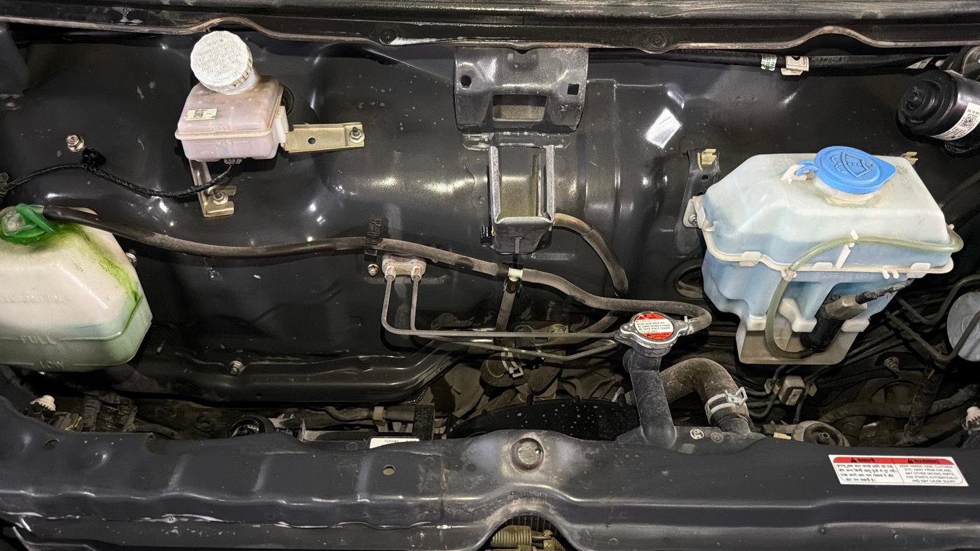 2023 Maruti Eeco  5 STR STD, Petrol, Manual, 45,240 km, Engine View