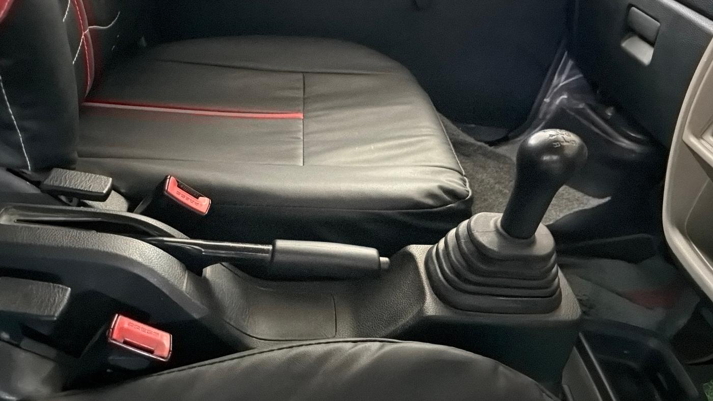 2023 Maruti Eeco  5 STR STD, Petrol, Manual, 45,240 km, Gear Lever