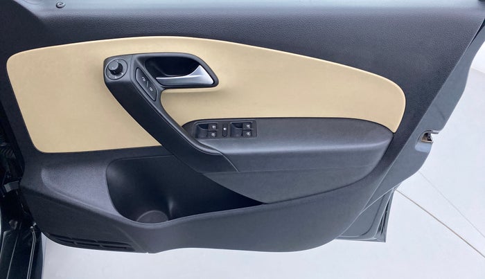 2018 Volkswagen Ameo HIGHLINE DSG 1.5 DIESEL , Diesel, Automatic, 84,395 km, Driver Side Door Panels Control