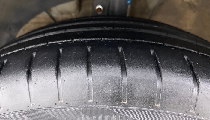 2018 Maruti Swift ZXI PLUS AMT, Petrol, Automatic, 30,563 km, Left Front Tyre Tread