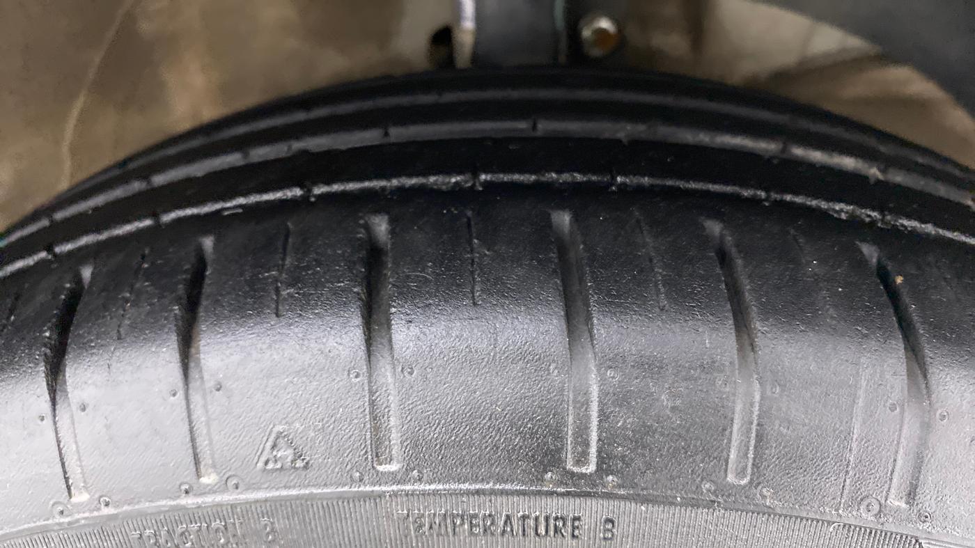2018 Maruti Swift ZXI PLUS AMT, Petrol, Automatic, 30,563 km, Right Front Tyre Tread