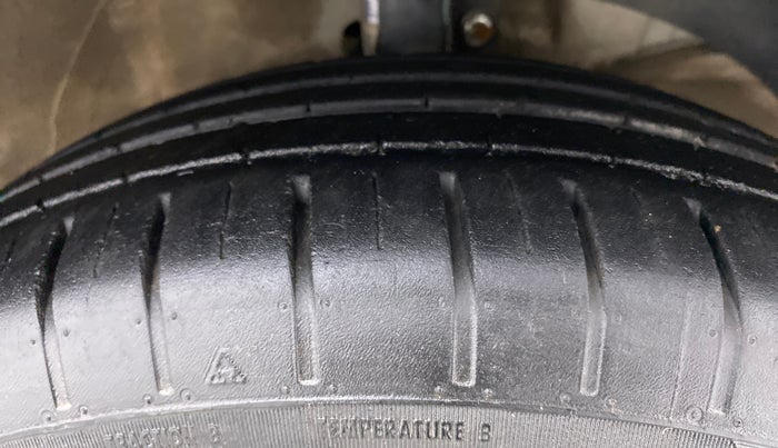 2018 Maruti Swift ZXI PLUS AMT, Petrol, Automatic, 30,563 km, Right Front Tyre Tread