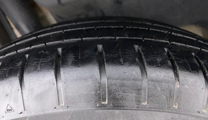 2018 Maruti Swift ZXI PLUS AMT, Petrol, Automatic, 30,563 km, Right Rear Tyre Tread