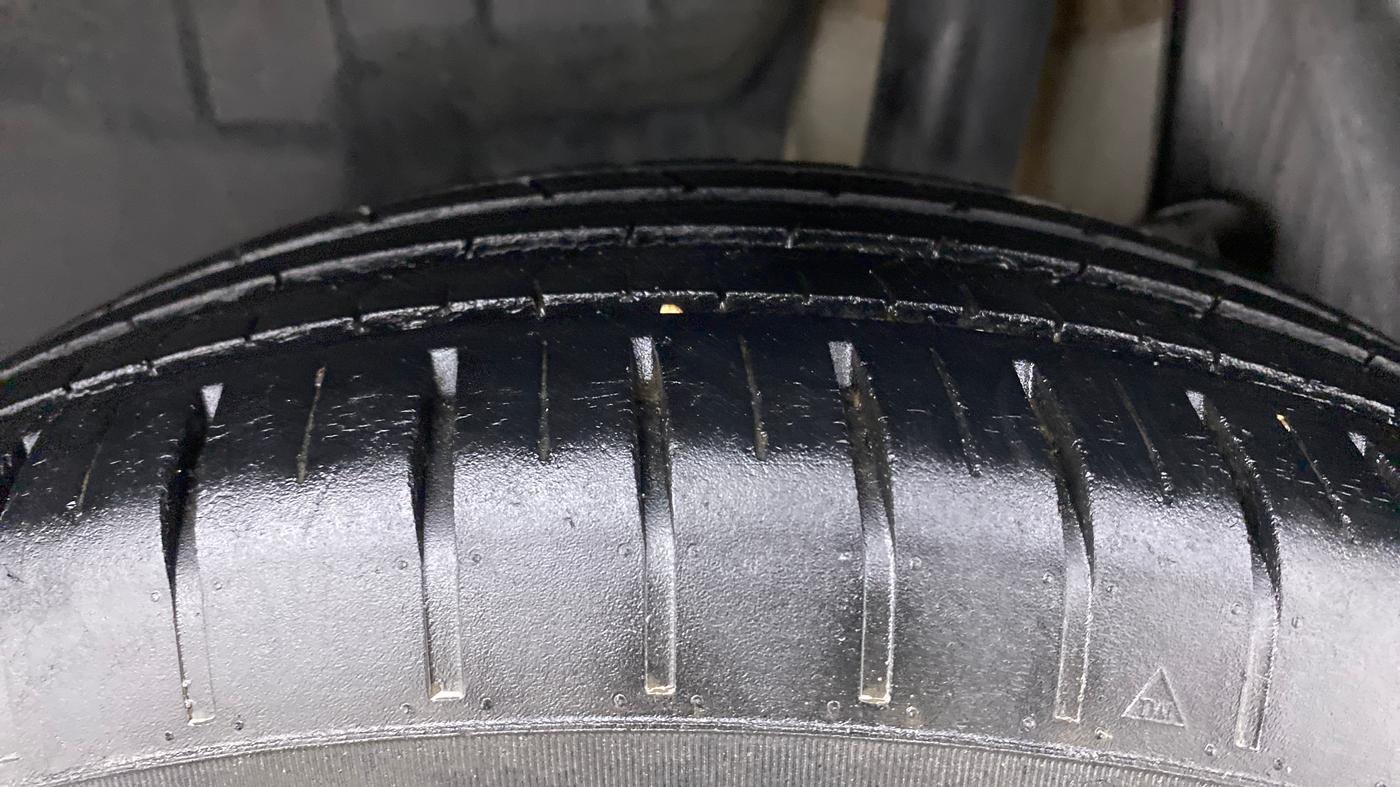 2018 Maruti Swift ZXI PLUS AMT, Petrol, Automatic, 30,563 km, Left Rear Tyre Tread