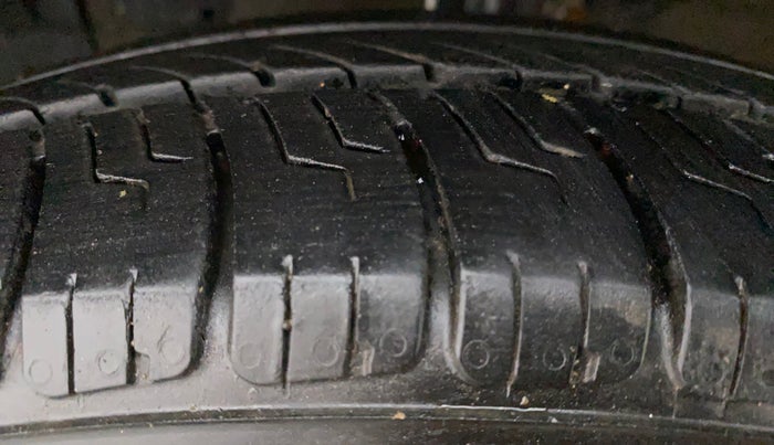2013 Maruti Swift Dzire VDI, Diesel, Manual, 66,408 km, Left Front Tyre Tread