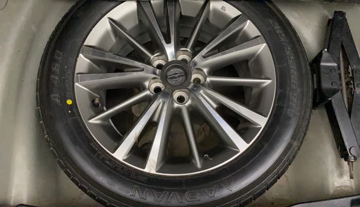 2016 Toyota Corolla Altis VL CVT PETROL, CNG, Automatic, 1,11,426 km, Spare Tyre