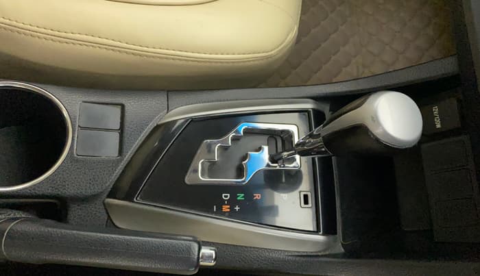 2016 Toyota Corolla Altis VL CVT PETROL, CNG, Automatic, 1,11,426 km, Gear Lever