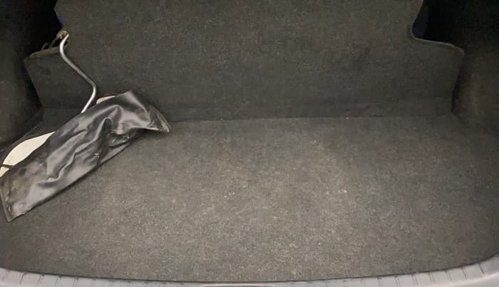 2016 Toyota Corolla Altis VL CVT PETROL, CNG, Automatic, 1,11,426 km, Boot Inside
