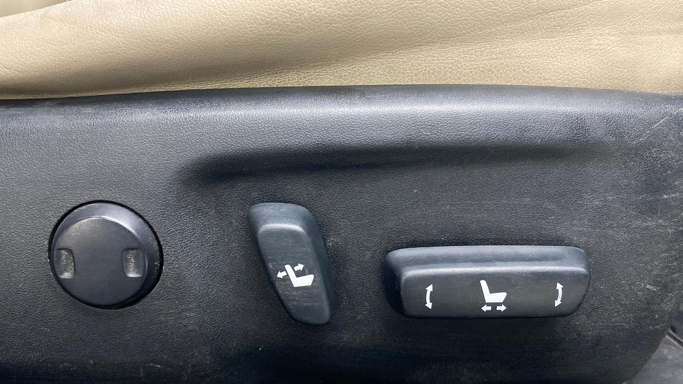 2014 Toyota Corolla Altis GL, Petrol, Manual, 88,767 km, Electrically Adjustable Driver's Seat