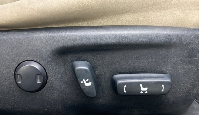 2014 Toyota Corolla Altis GL, Petrol, Manual, 88,767 km, Electrically Adjustable Driver's Seat