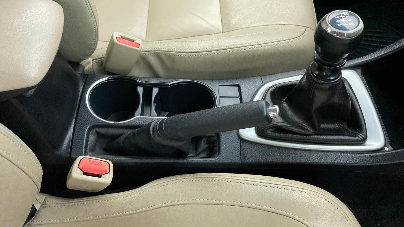 2014 Toyota Corolla Altis GL, Petrol, Manual, 88,767 km, Gear Lever