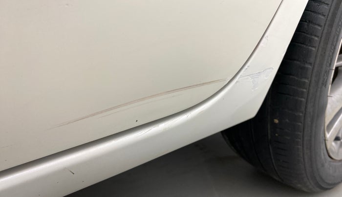 2014 Toyota Corolla Altis GL, Petrol, Manual, 88,767 km, Rear left door - Minor scratches
