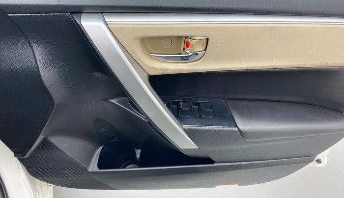 2014 Toyota Corolla Altis GL, Petrol, Manual, 88,767 km, Driver Side Door Panels Control
