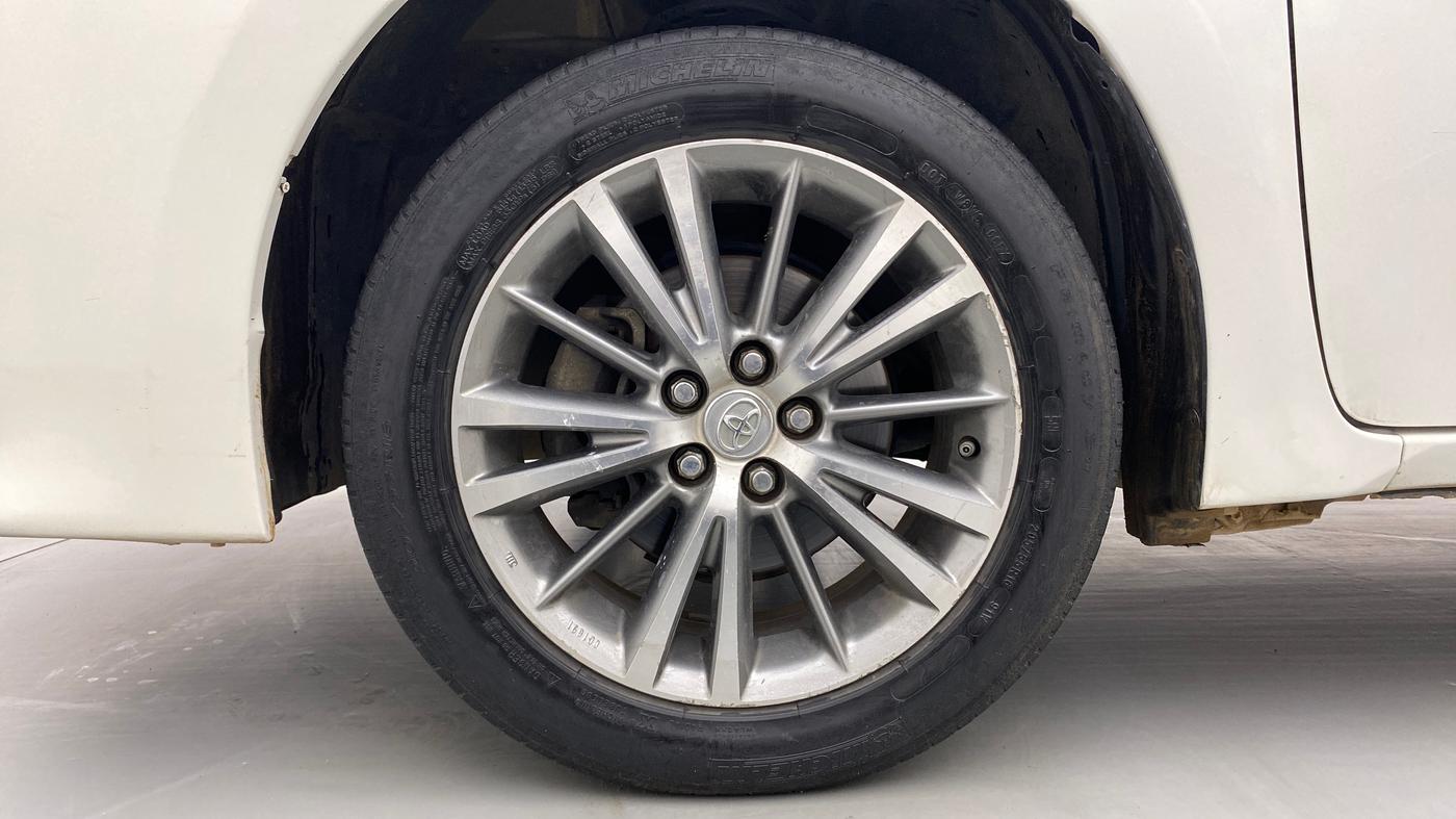 2014 Toyota Corolla Altis GL, Petrol, Manual, 88,767 km, Left Front Wheel