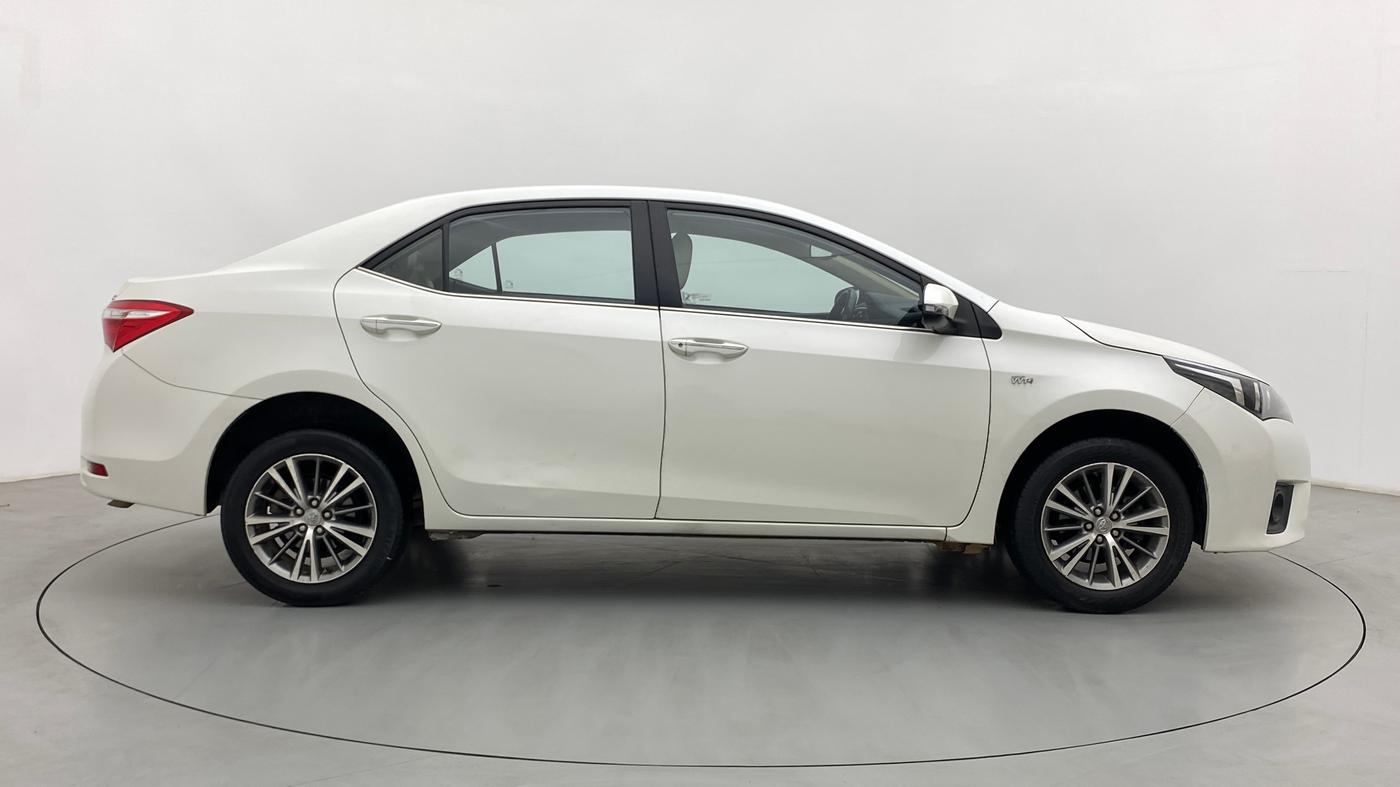 2014 Toyota Corolla Altis GL, Petrol, Manual, 88,767 km, Right Side View