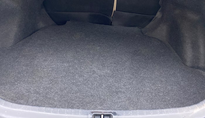 2014 Toyota Corolla Altis GL, Petrol, Manual, 88,767 km, Boot Inside