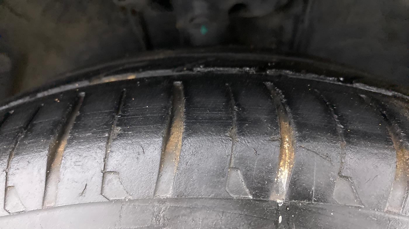 2014 Toyota Corolla Altis GL, Petrol, Manual, 88,767 km, Right Front Tyre Tread