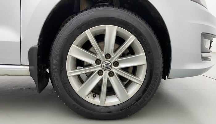 2017 Volkswagen Vento HIGHLINE TDI AT, Diesel, Automatic, 57,986 km, Right Front Wheel