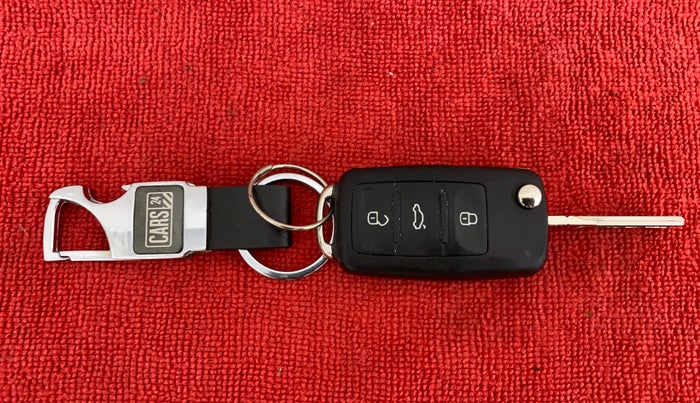 2017 Volkswagen Vento HIGHLINE TDI AT, Diesel, Automatic, 57,986 km, Key Close Up