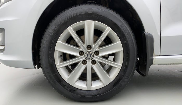 2017 Volkswagen Vento HIGHLINE TDI AT, Diesel, Automatic, 57,986 km, Left Front Wheel