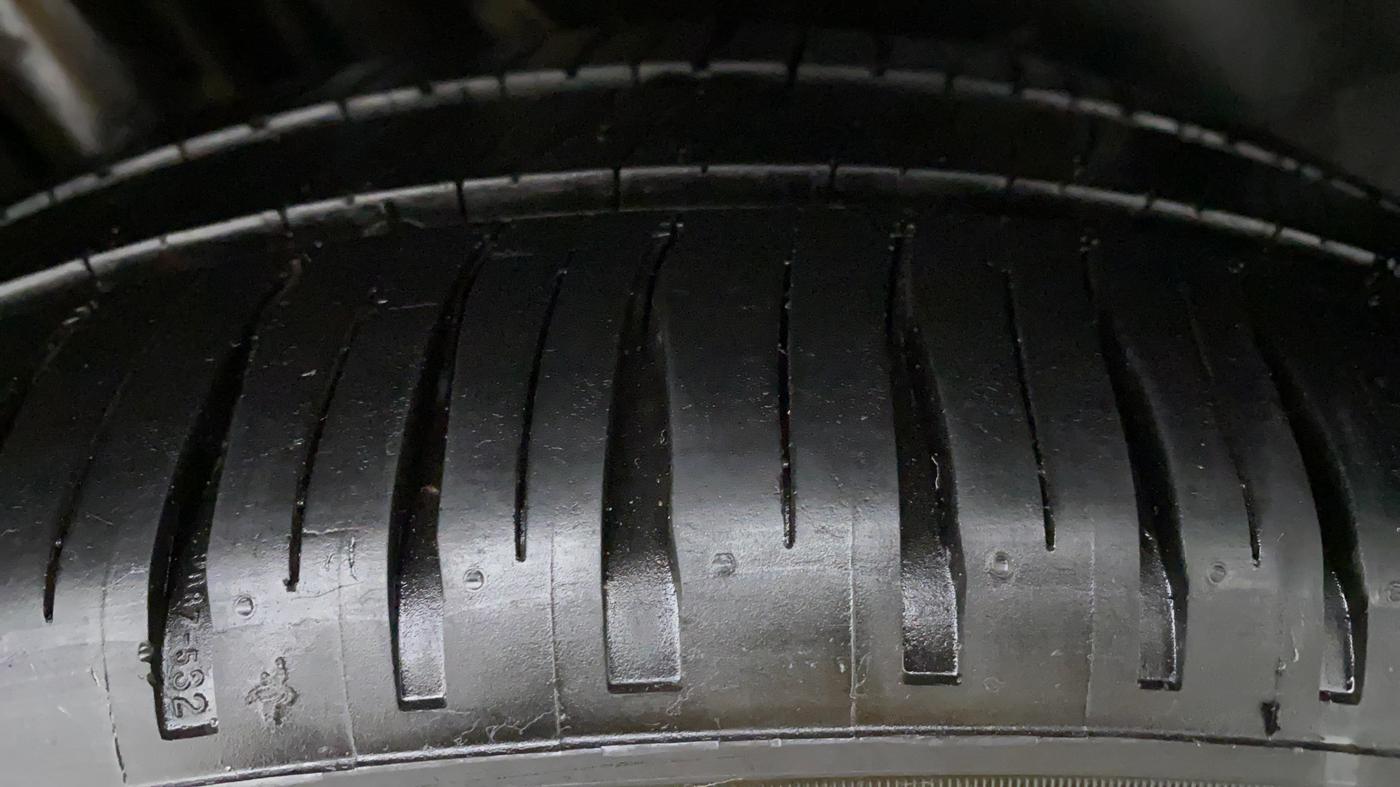 2017 Volkswagen Vento HIGHLINE TDI AT, Diesel, Automatic, 57,986 km, Left Rear Tyre Tread