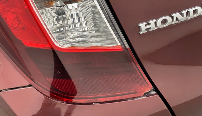 2017 Honda Jazz 1.2L I-VTEC V, Petrol, Manual, 1,04,845 km, Left tail light - Minor damage