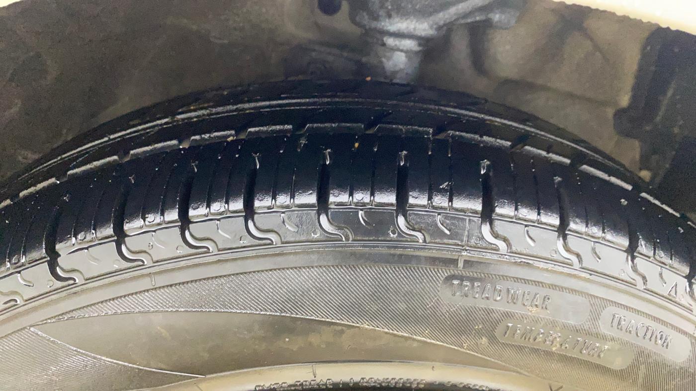 2017 Maruti Celerio ZXI AMT, Petrol, Automatic, 52,908 km, Right Front Tyre Tread