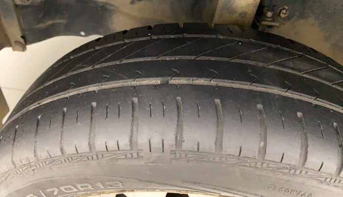 2010 Maruti Wagon R 1.0 LXI, Petrol, Manual, 86,490 km, Left Front Tyre Tread