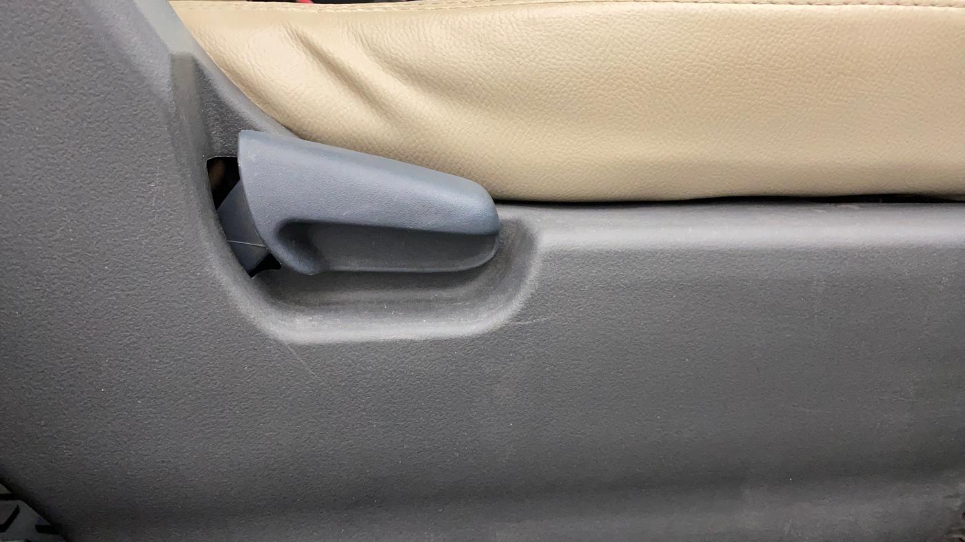 2010 Maruti Wagon R 1.0 LXI, Petrol, Manual, 86,490 km, Driver Side Adjustment Panel