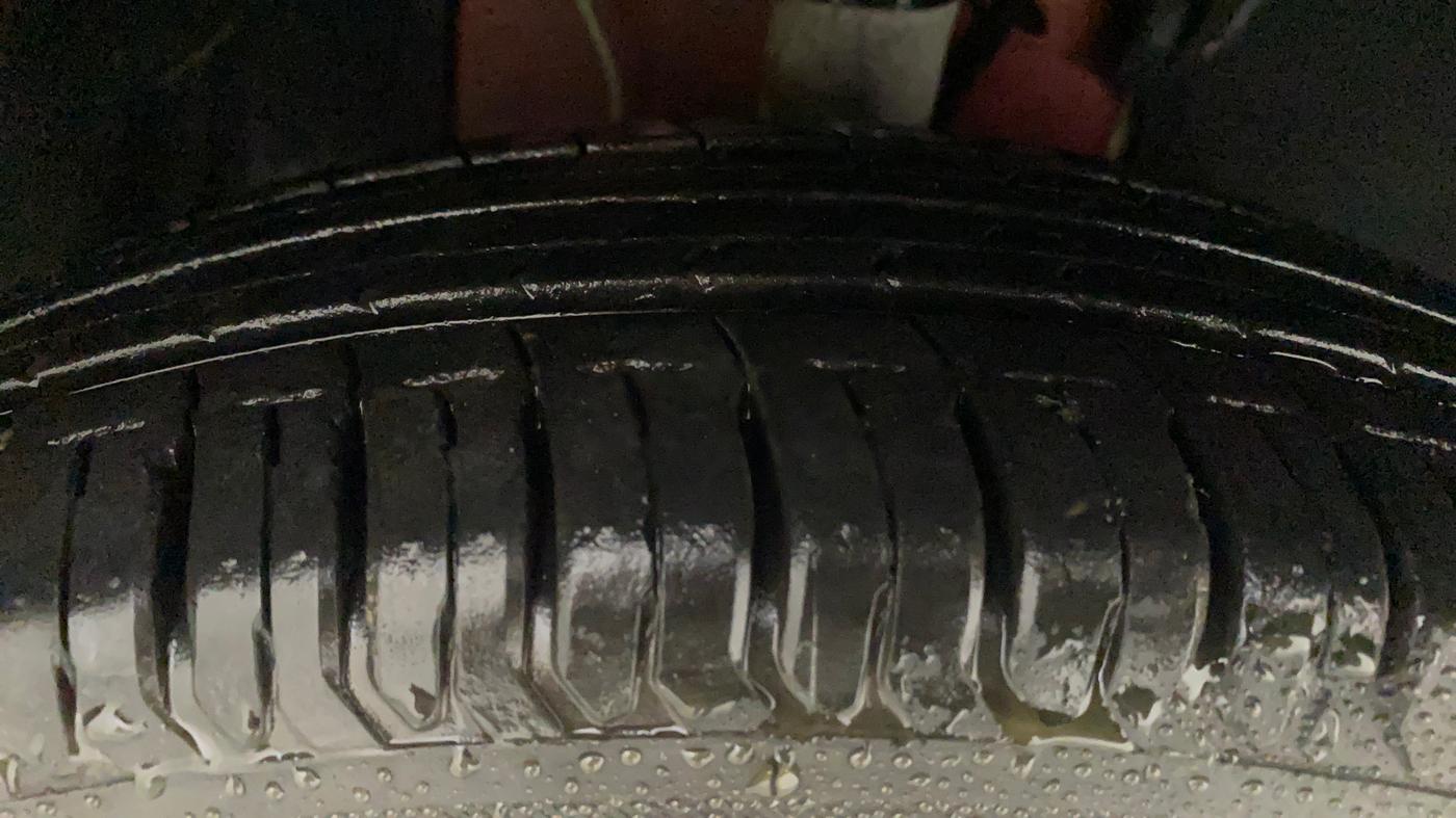 2022 Tata ALTROZ XE PETROL, Petrol, Manual, 11,240 km, Right Front Tyre Tread
