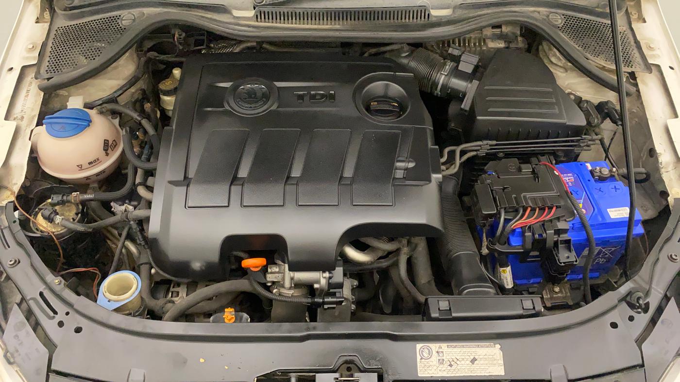 2013 Skoda Rapid AMBITION 1.6 TDI CR MT PLUS, Diesel, Manual, 81,585 km, Open Bonet