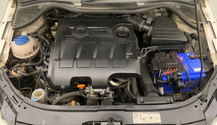 2013 Skoda Rapid AMBITION 1.6 TDI CR MT PLUS, Diesel, Manual, 81,585 km, Open Bonet