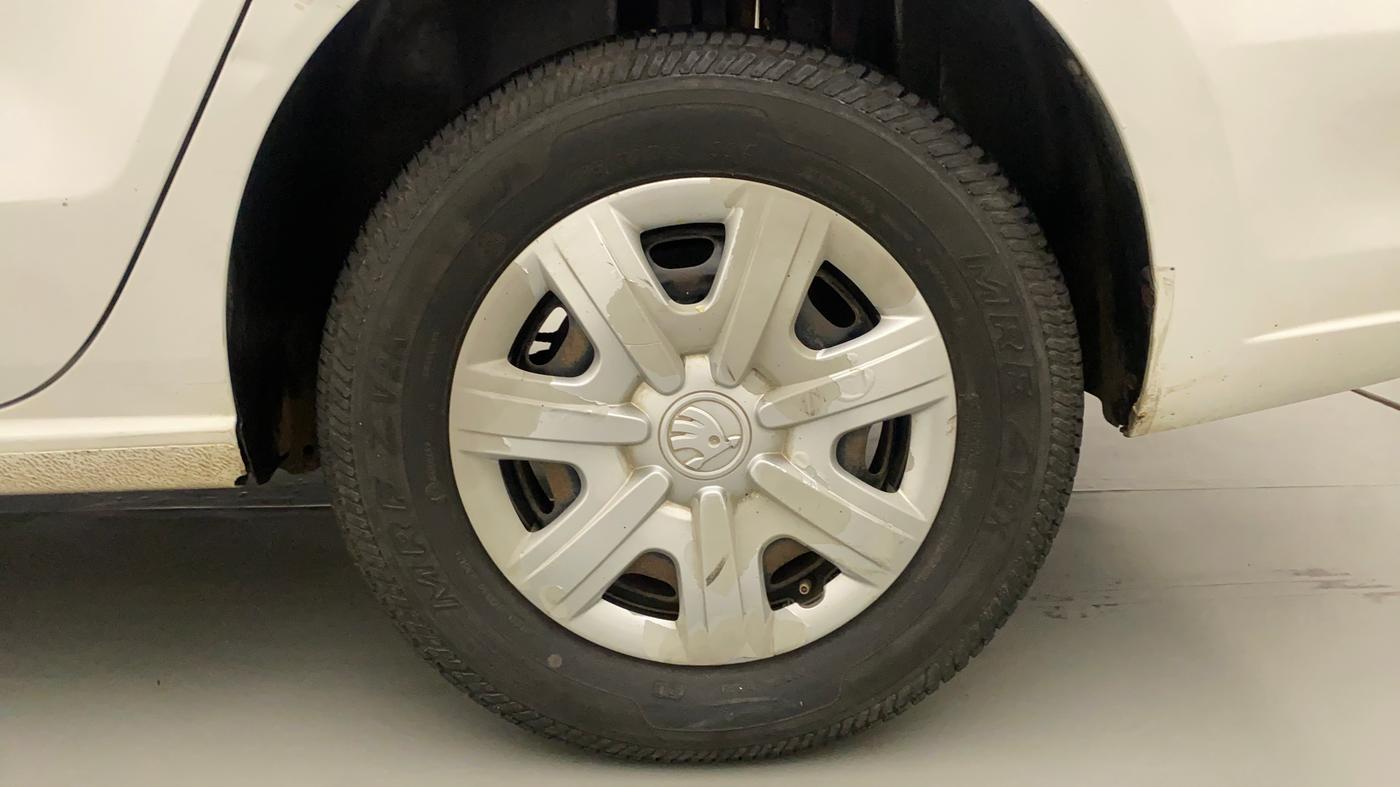 2013 Skoda Rapid AMBITION 1.6 TDI CR MT PLUS, Diesel, Manual, 81,585 km, Left Rear Wheel