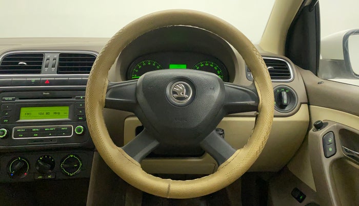 2013 Skoda Rapid AMBITION 1.6 TDI CR MT PLUS, Diesel, Manual, 81,585 km, Steering Wheel Close Up
