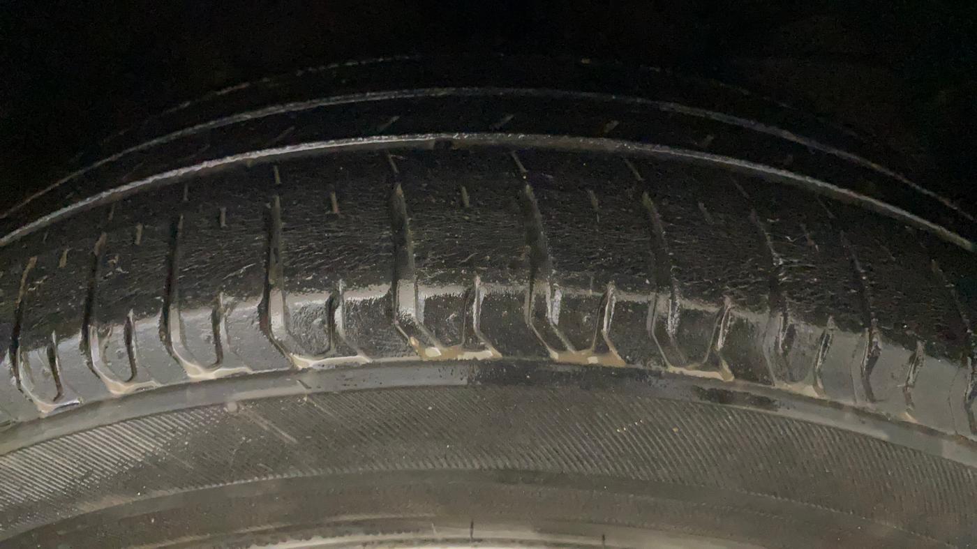 2016 Maruti Baleno SIGMA PETROL 1.2, Petrol, Manual, 76,340 km, Right Front Tyre Tread