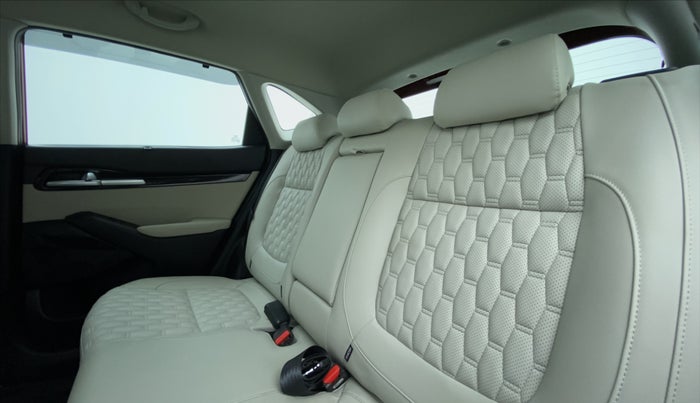 2020 KIA SELTOS HTX 1.5 PETROL MT, Petrol, Manual, 10,848 km, Right Side Rear Door Cabin
