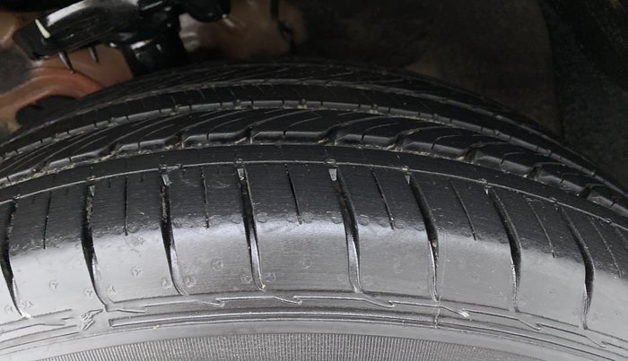 2020 KIA SELTOS HTX 1.5 PETROL MT, Petrol, Manual, 10,848 km, Left Front Tyre Tread