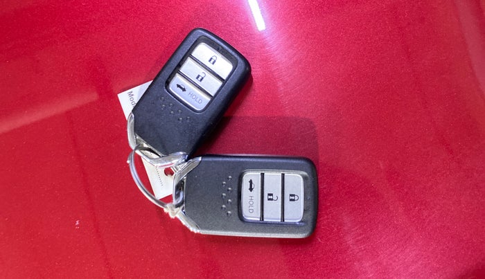 2024 Honda Amaze 1.2L I-VTEC VX, Petrol, Manual, 13,687 km, Key Close Up