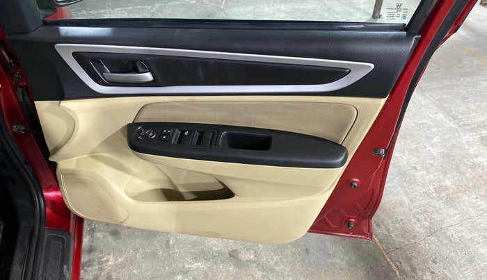 2024 Honda Amaze 1.2L I-VTEC VX, Petrol, Manual, 13,687 km, Driver Side Door Panels Control