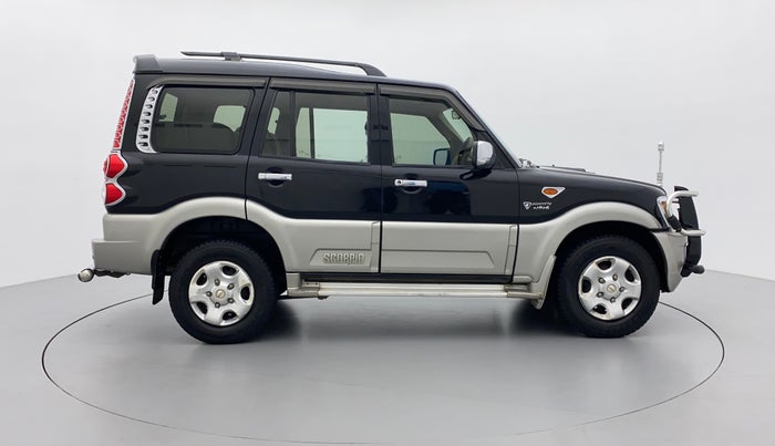 2010 Mahindra Scorpio SLE, Diesel, Manual, 1,10,798 km, Right Side View