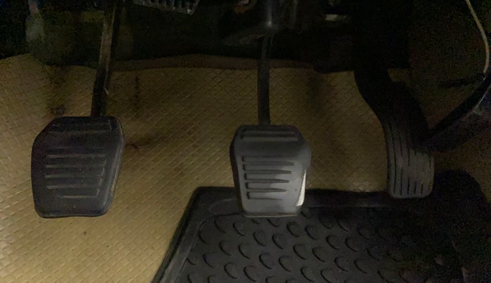 2010 Mahindra Scorpio SLE, Diesel, Manual, 1,10,798 km, Pedals