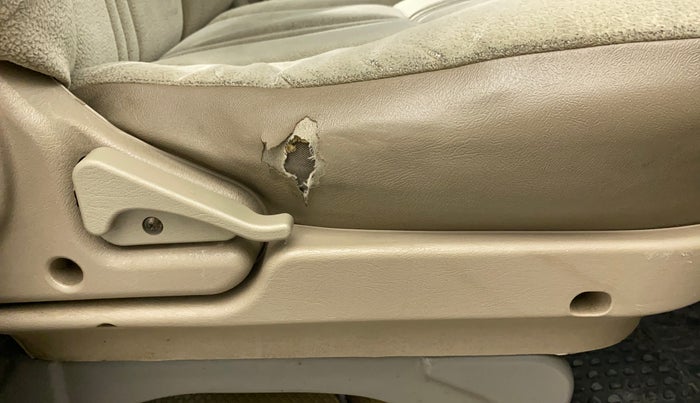 2010 Mahindra Scorpio SLE, Diesel, Manual, 1,10,798 km, Driver Side Adjustment Panel