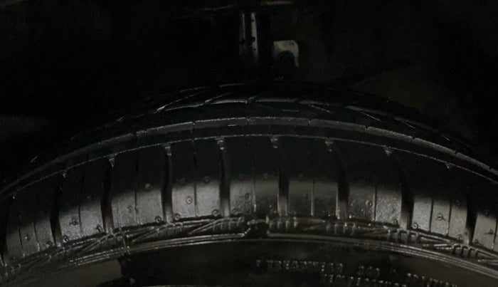 2016 Maruti Baleno DELTA PETROL 1.2, Petrol, Manual, 67,283 km, Right Front Tyre Tread