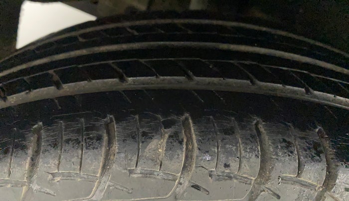 2017 Maruti Baleno DELTA PETROL 1.2, Petrol, Manual, 32,348 km, Right Rear Tyre Tread