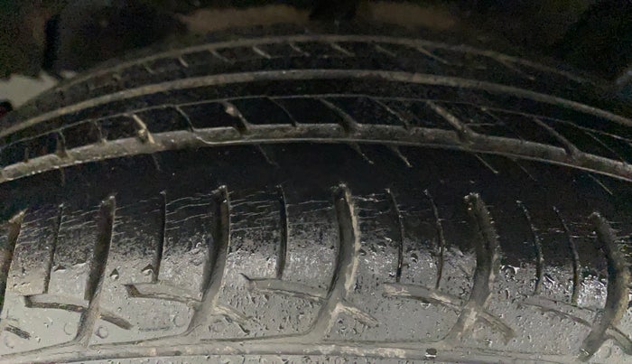 2017 Maruti Baleno DELTA PETROL 1.2, Petrol, Manual, 32,348 km, Left Rear Tyre Tread