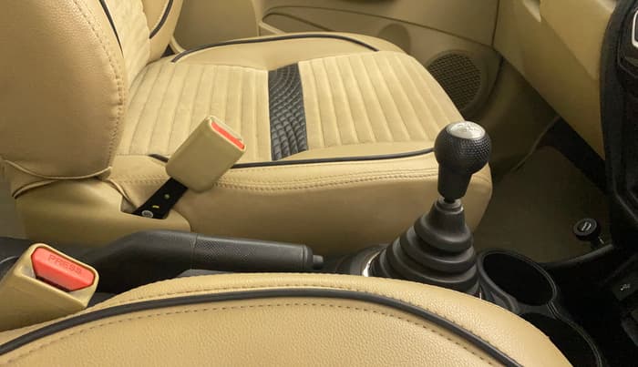 2016 Honda Amaze 1.2L I-VTEC S, CNG, Manual, 36,245 km, Gear Lever