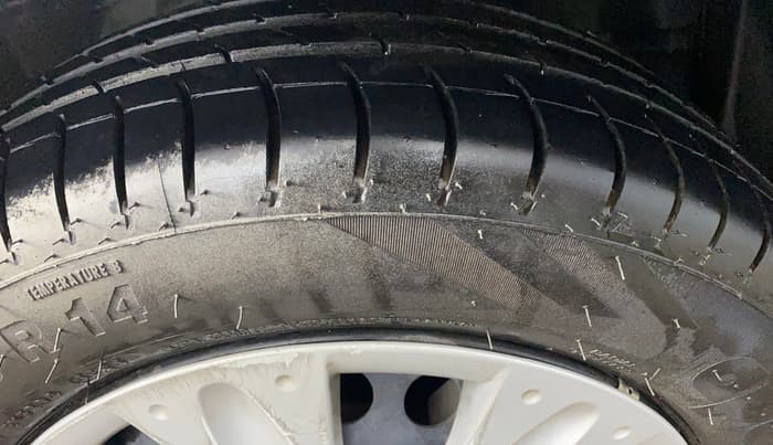 2016 Honda Amaze 1.2L I-VTEC S, CNG, Manual, 36,245 km, Right Front Tyre Tread