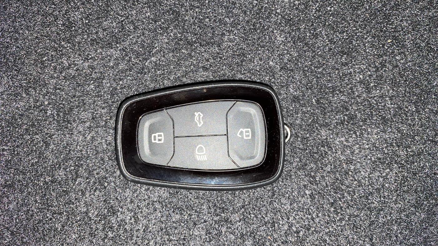 2020 Tata TIGOR XZA PLUS PETROL, Petrol, Automatic, 35,465 km, Key Close Up