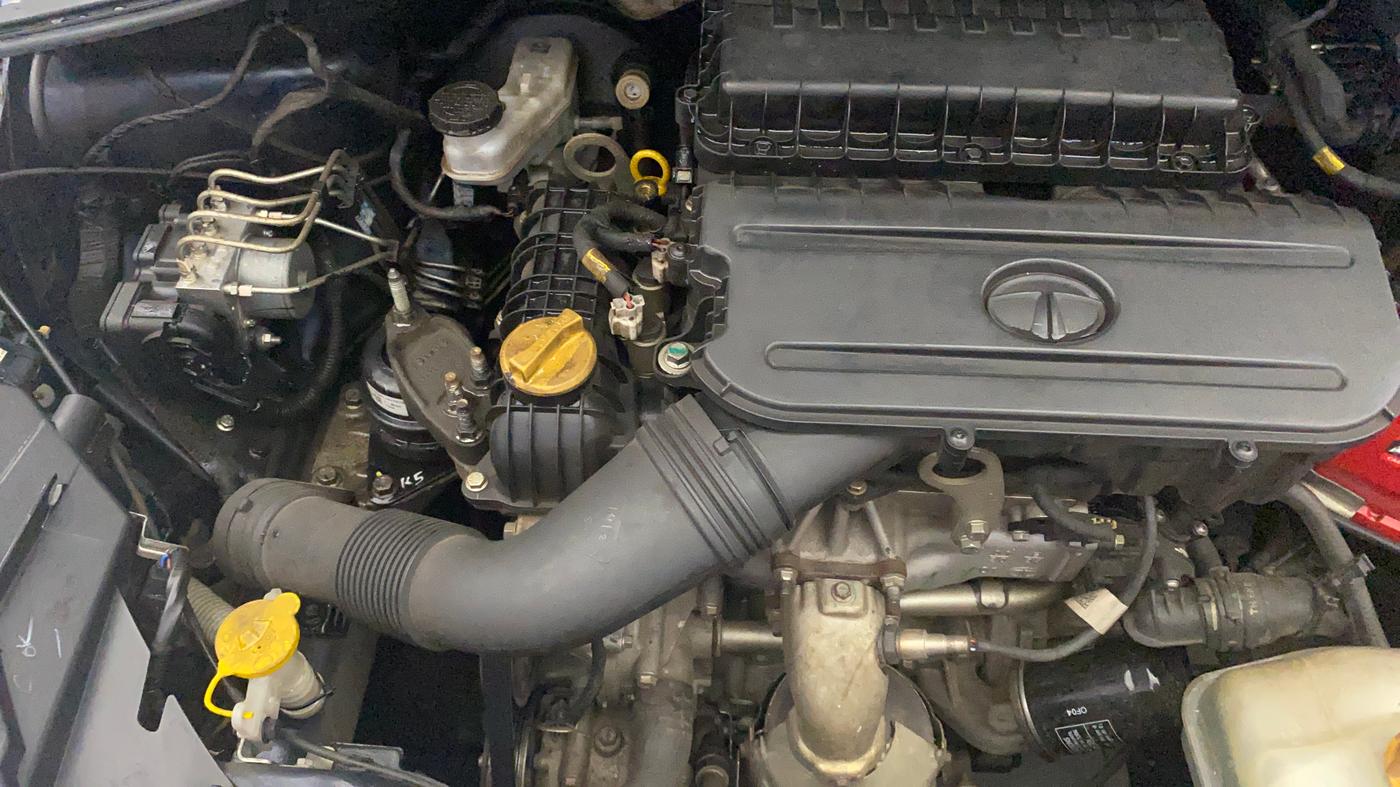 2020 Tata TIGOR XZA PLUS PETROL, Petrol, Automatic, 35,465 km, Engine View - Right