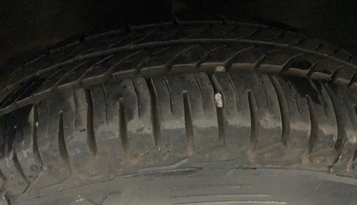 2016 Maruti Alto 800 LXI, Petrol, Manual, 35,640 km, Left Front Tyre Tread